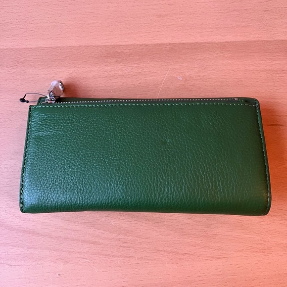 Brand New DKNY Donna Karen Green Leather Wallet - Picture 10 of 14